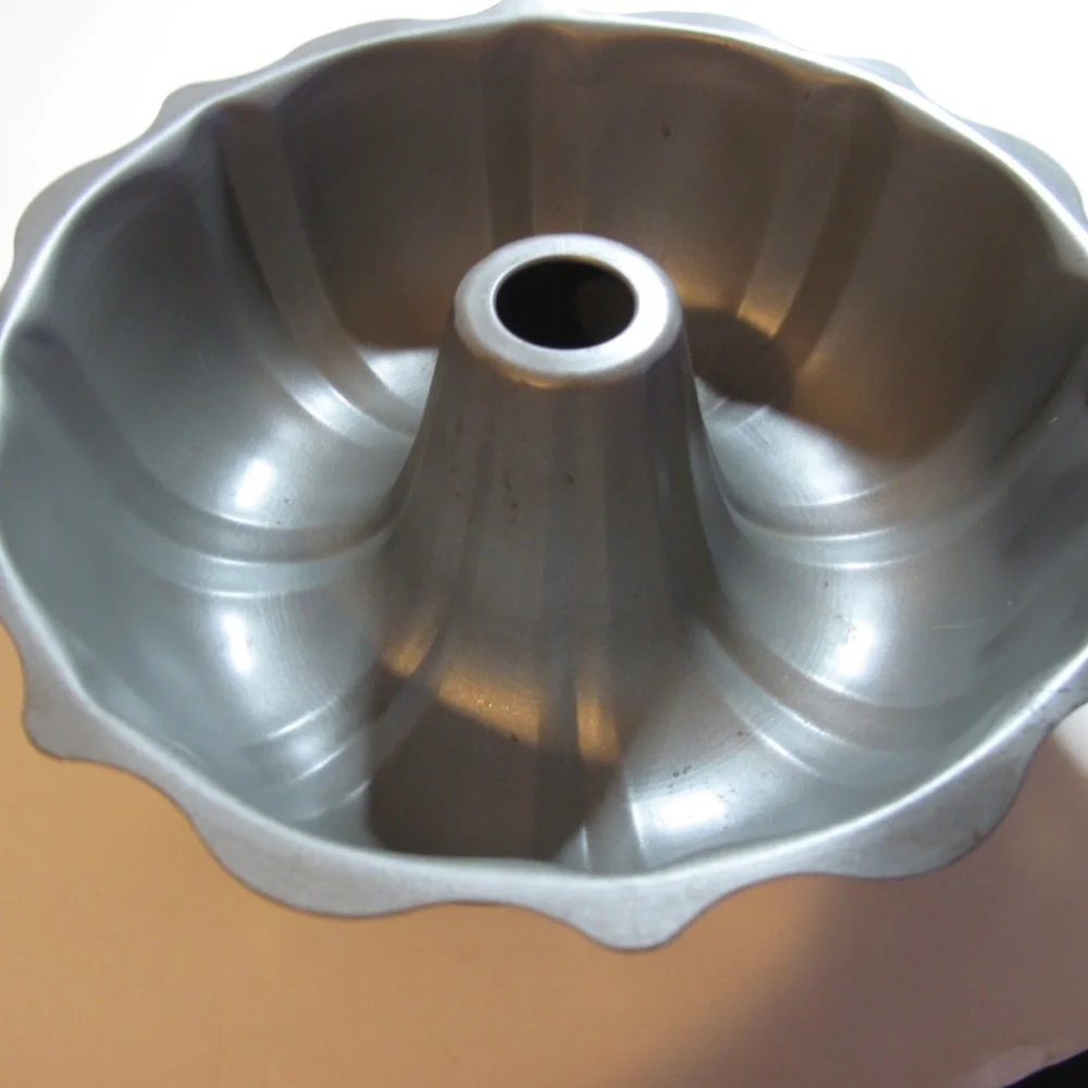 Baking carbon steel Cake Pan Nonstick steel Round Used condition for